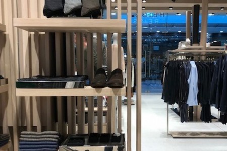 Reiss, Canary Wharf - wooden shelving, wooden partitioning