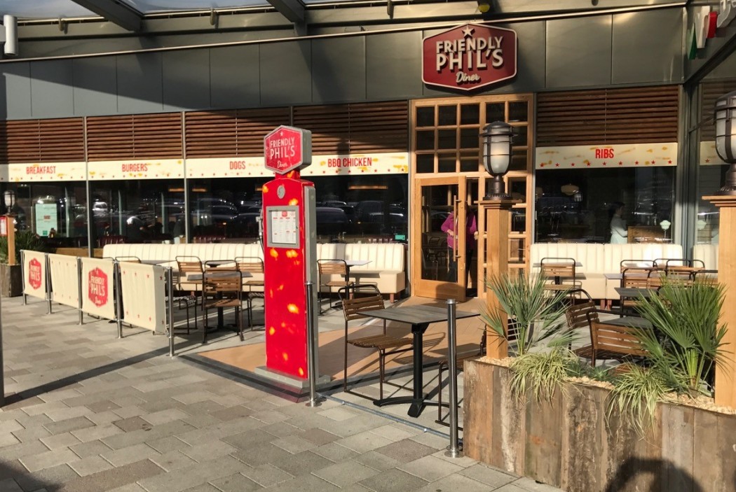 Friendly Phil's Diner - Complete Installation