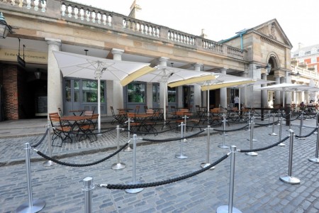 Shake Shack, Covent Garden - external seating area cordoned off by ropes