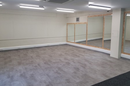 Dorchester House Gym – student accommodation Bristol, bespoke flooring, mirrors