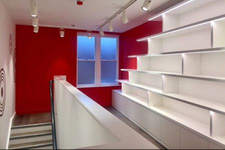 Le Creuset, St Albans - modern design shop interior