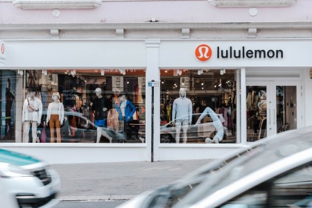 Lululemon, Brighton, North Street, Shopfront, Glazing, Signage, 