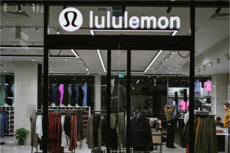 Lululemon, Battersea, Shopfront, Bespoke Joinery, Clothing, Flooring, Decorations, Fit-out, 